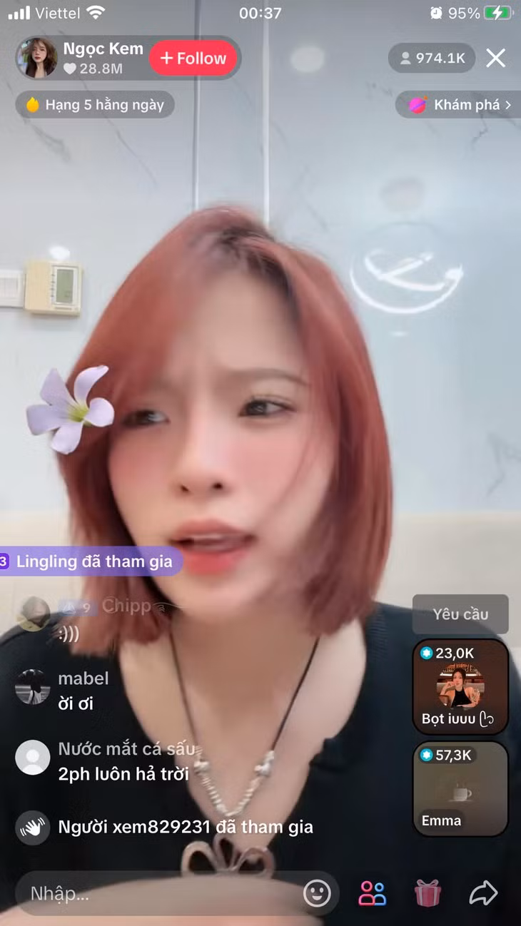 Buổi livestream của Ngọc Kem và ViruSs đều hút hơn một triệu người xem.
