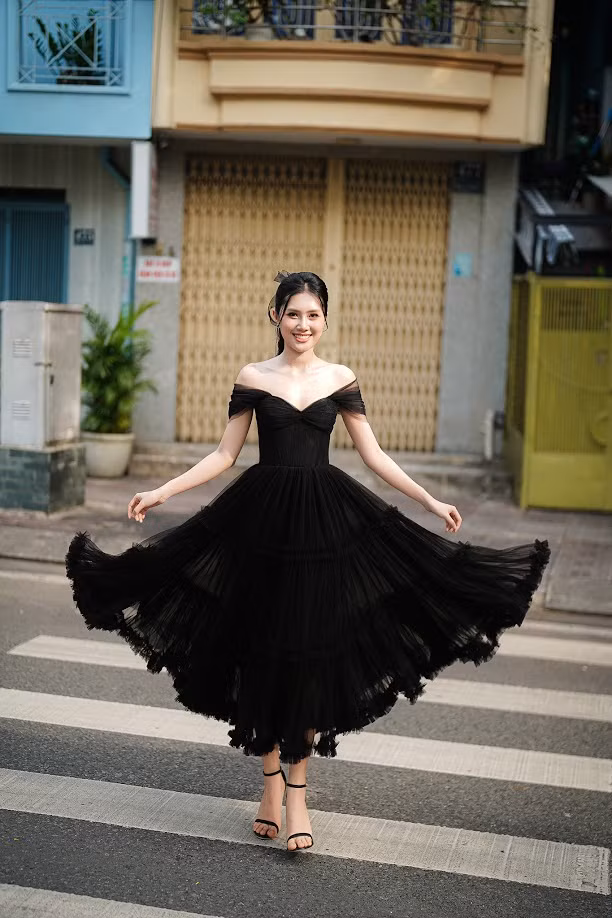 Sau ba tháng đồng hành, Thùy Nhiên nói cô có nhiều nền tảng để phát triển. "Tôi có nền tảng văn hóa sau khi tham gia Hoa hậu Việt Nam. Việc đi qua các nền văn hóa giúp tôi sâu sắc hơn, giúp tôi trang bị nhiều kiến thức để chuẩn bị cho hành trình tương lai", Thùy Nhiên chia sẻ.