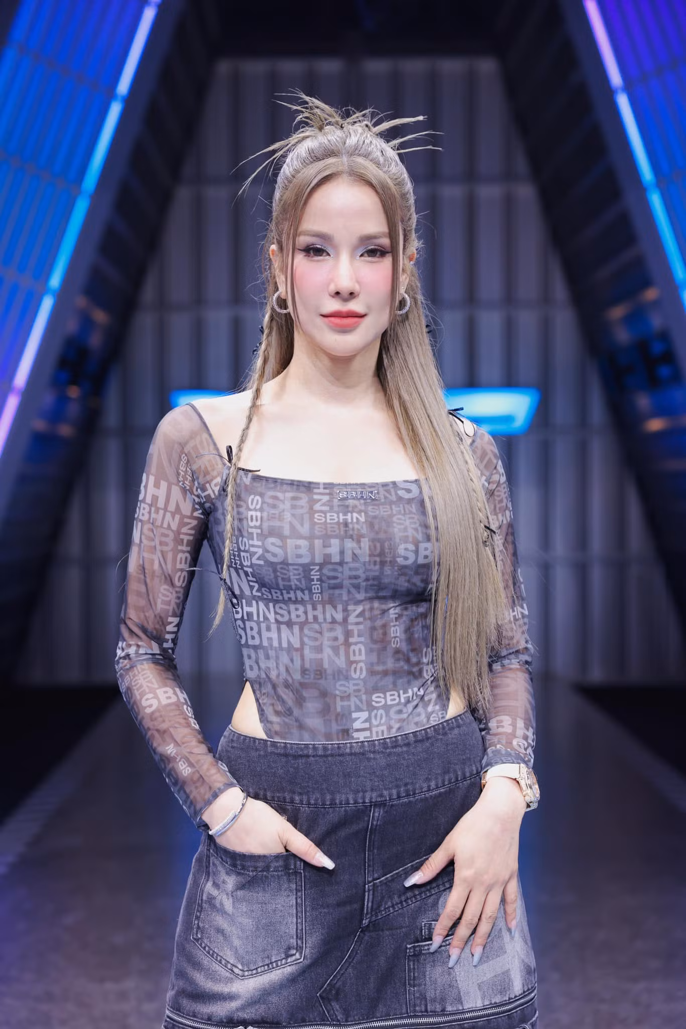 Chồng cũ cầu xin Diệp Lâm Anh buông tha.