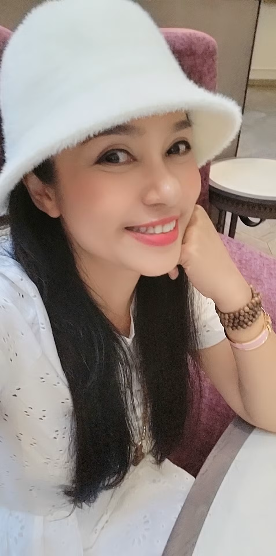 Việt Trinh ở tuổi 52.
