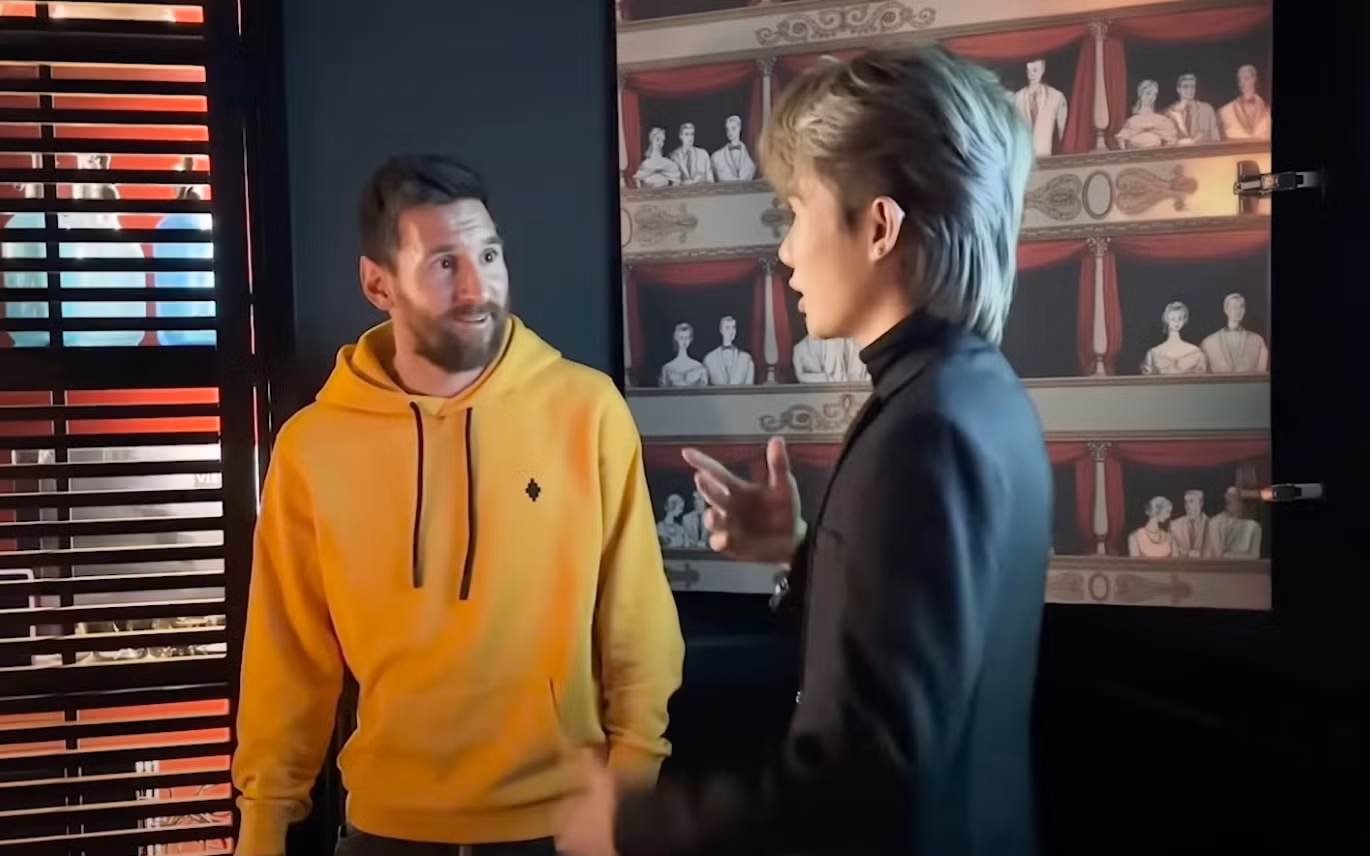 Hình ảnh Jack trò chuyện cùng Messi chiếm thời lượng 6 giây trong MV mới của nam ca sĩ. Hình ảnh Jack trò chuyện cùng Messi chiếm thời lượng 6 giây trong MV mới của nam ca sĩ.