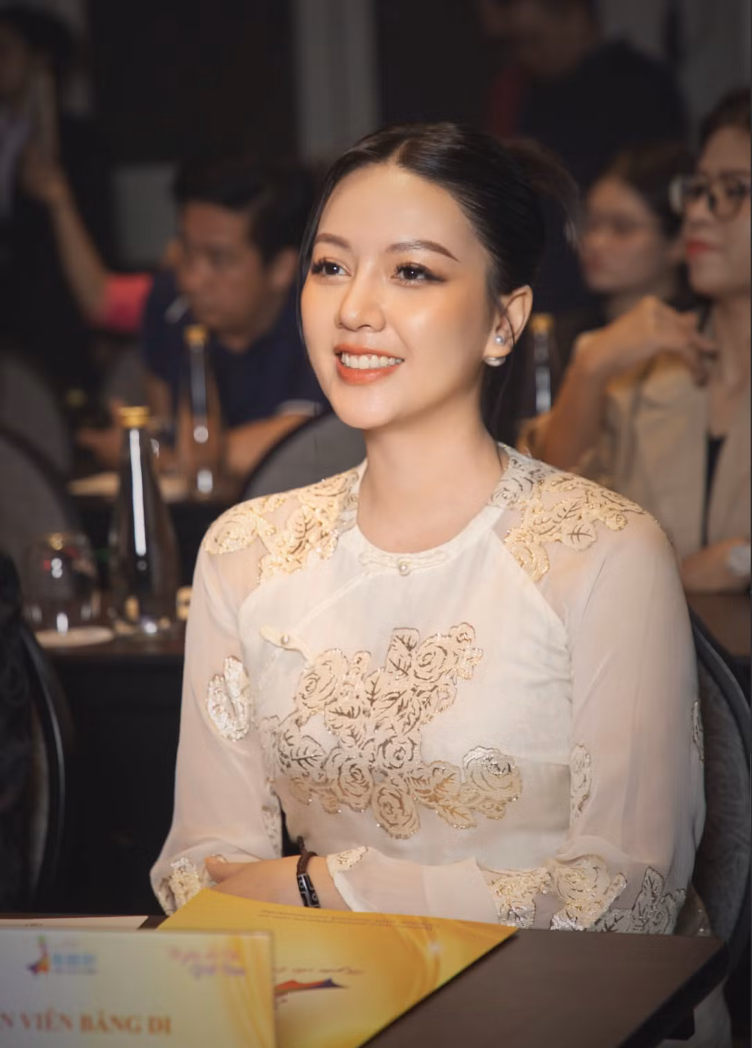 Tư Mắm của Đất rừng phương Nam cho biết cô là người yêu áo dài, luôn đầu tư trang phục truyền thống của Việt Nam mỗi khi có dịp. Những năm qua, cô theo dõi thông tin về lễ hội áo dài và ấn tượng với ý nghĩa của chương trình. "Tôi vinh dự khi được trao cơ hội này. Với vai trò đại sứ, tôi sẽ đồng hành cùng nhiều hoạt động của lễ hội và tích cực quảng bá hình ảnh tà áo dài Việt Nam", nữ diễn viên chia sẻ thêm.
