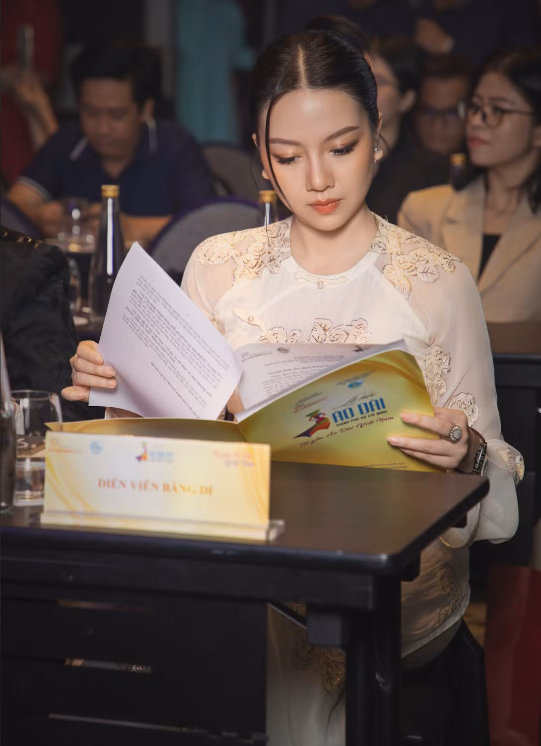 Băng Di lần đầu trở thành đại sứ của Lễ hội áo dài TPHCM. Nữ diễn viên cho biết cô cảm thấy hạnh phúc và may mắn khi nhận được lời mời làm đại sứ của Sở Du lịch TPHCM. "Khi được ban tổ chức ngỏ lời, tôi không do dự và nhận lời ngay. Tôi hạnh phúc khi được góp mặt trong chương trình ý nghĩa cùng vai trò đặc biệt", Băng Di nói.