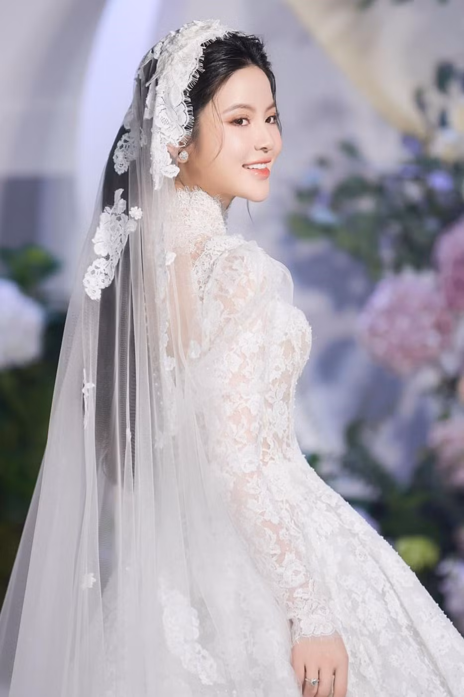 Hình ảnh của cô dâu trước khi làm lễ thành hôn cùng Quang Hải.