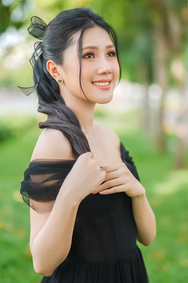 Đến với Hoa hậu Việt Nam 2024, Thùy Nhiên được nhận xét là một trong những thí sinh có gương mặt khả ái nhất. Đáp lại, cô gái quê Vĩnh Long nói: "Đẹp là yếu tố quan trọng, nhưng yếu tố giúp bản thân được người khác nhớ đến là kiến thức và tri thức. Mỗi cuộc thi đều có tiêu chí riêng, điều cần làm là phải tỏa sáng trong chặng hành trình".