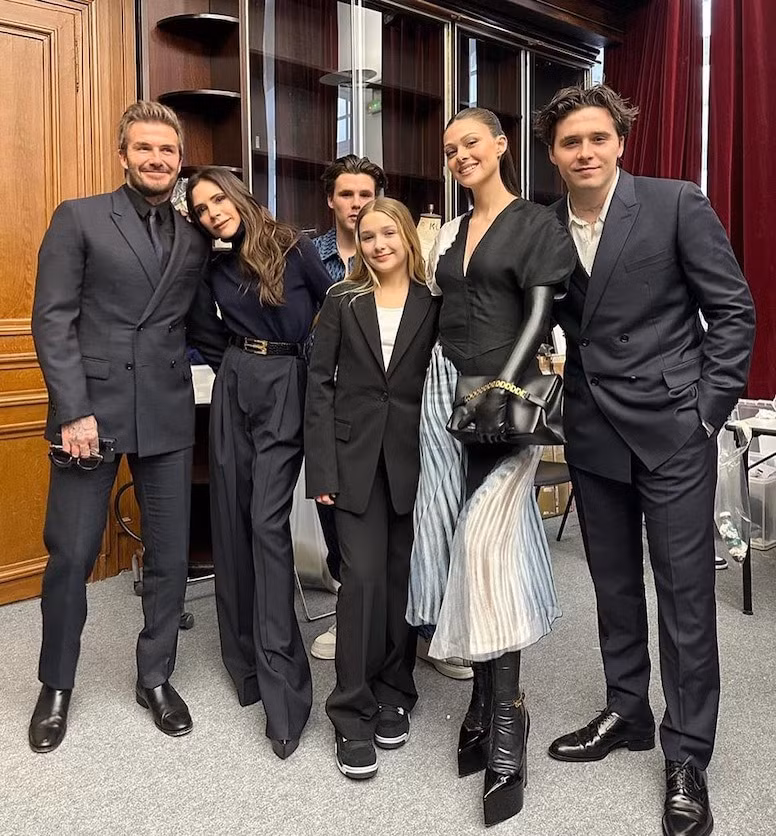 Gia đình đông thành viên của Beckham.