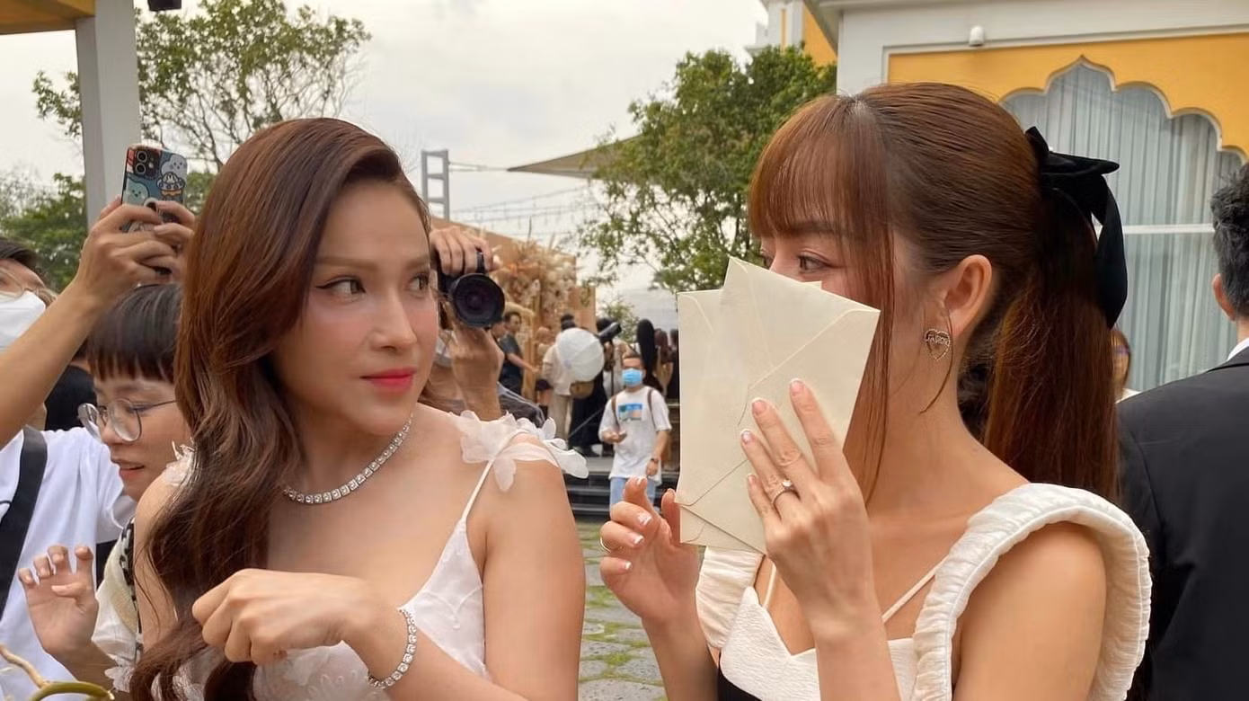 Puka chạm mặt Khả Như tại đám cưới của Phương Lan.