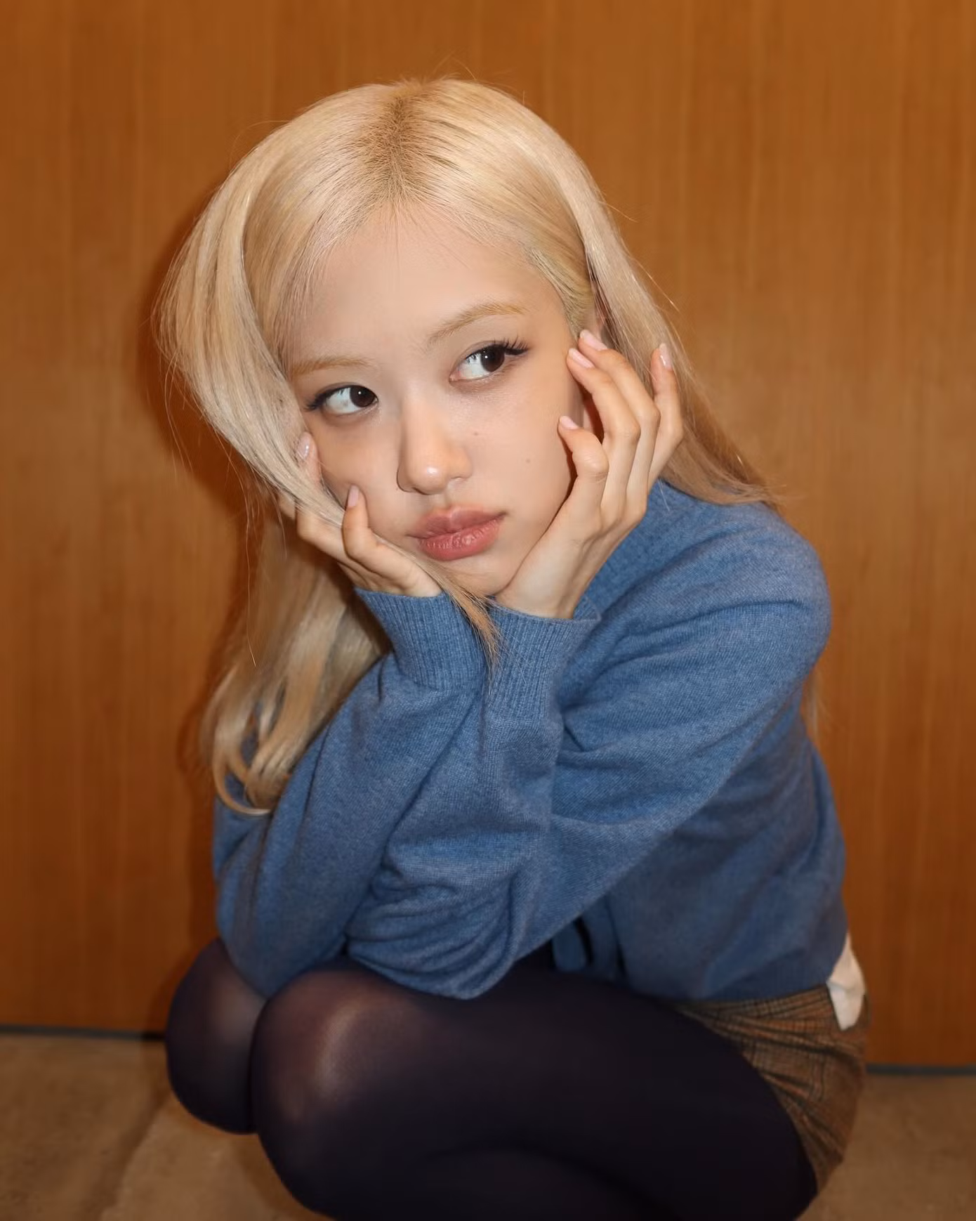 Sơn Tùng giải thích lỡ tay ấn theo dõi Rose (BlackPink). Sơn Tùng giải thích lỡ tay ấn theo dõi Rose (BlackPink).