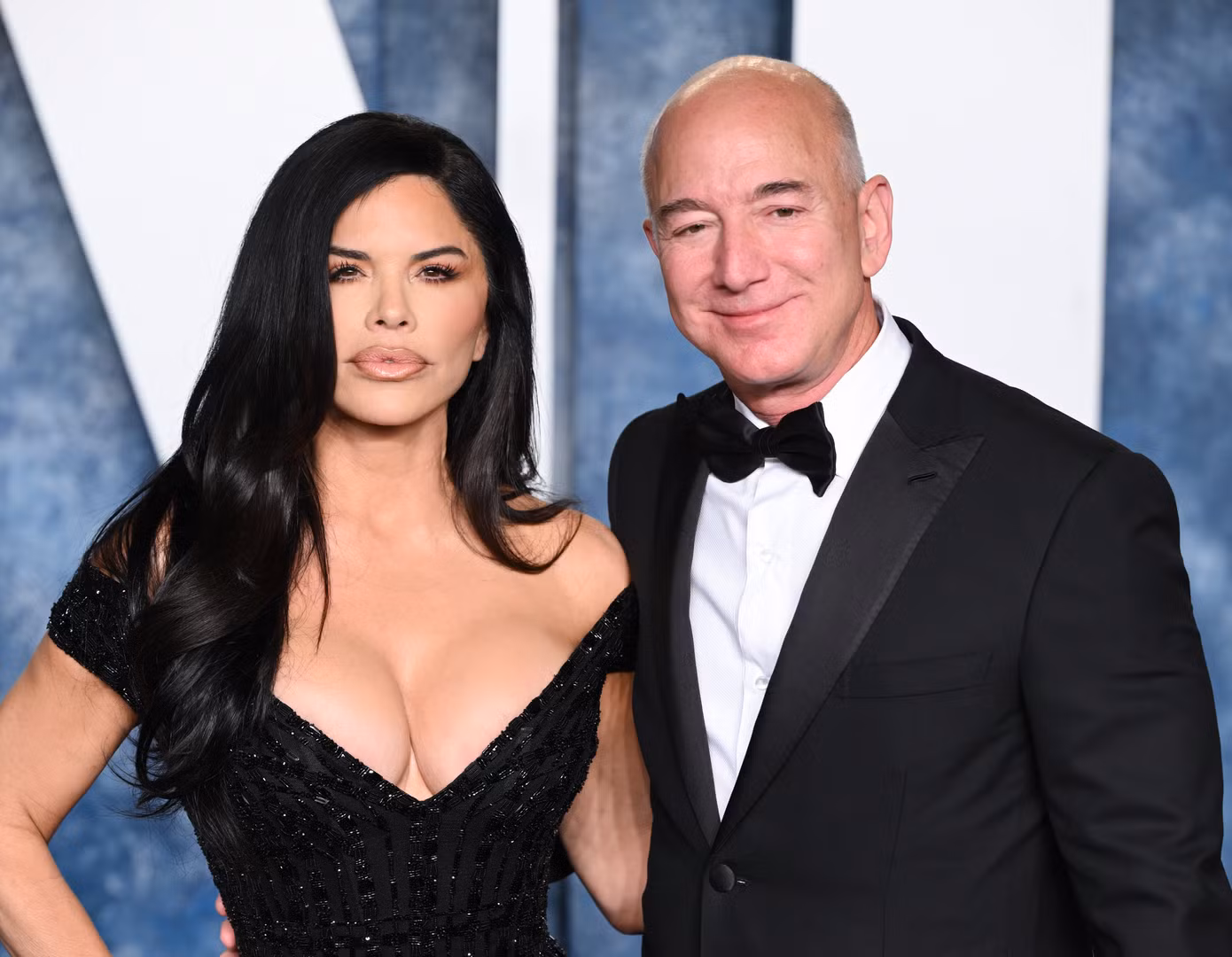 Jeff Bezos vừa cầu hôn bạn gái hồi tháng 5.