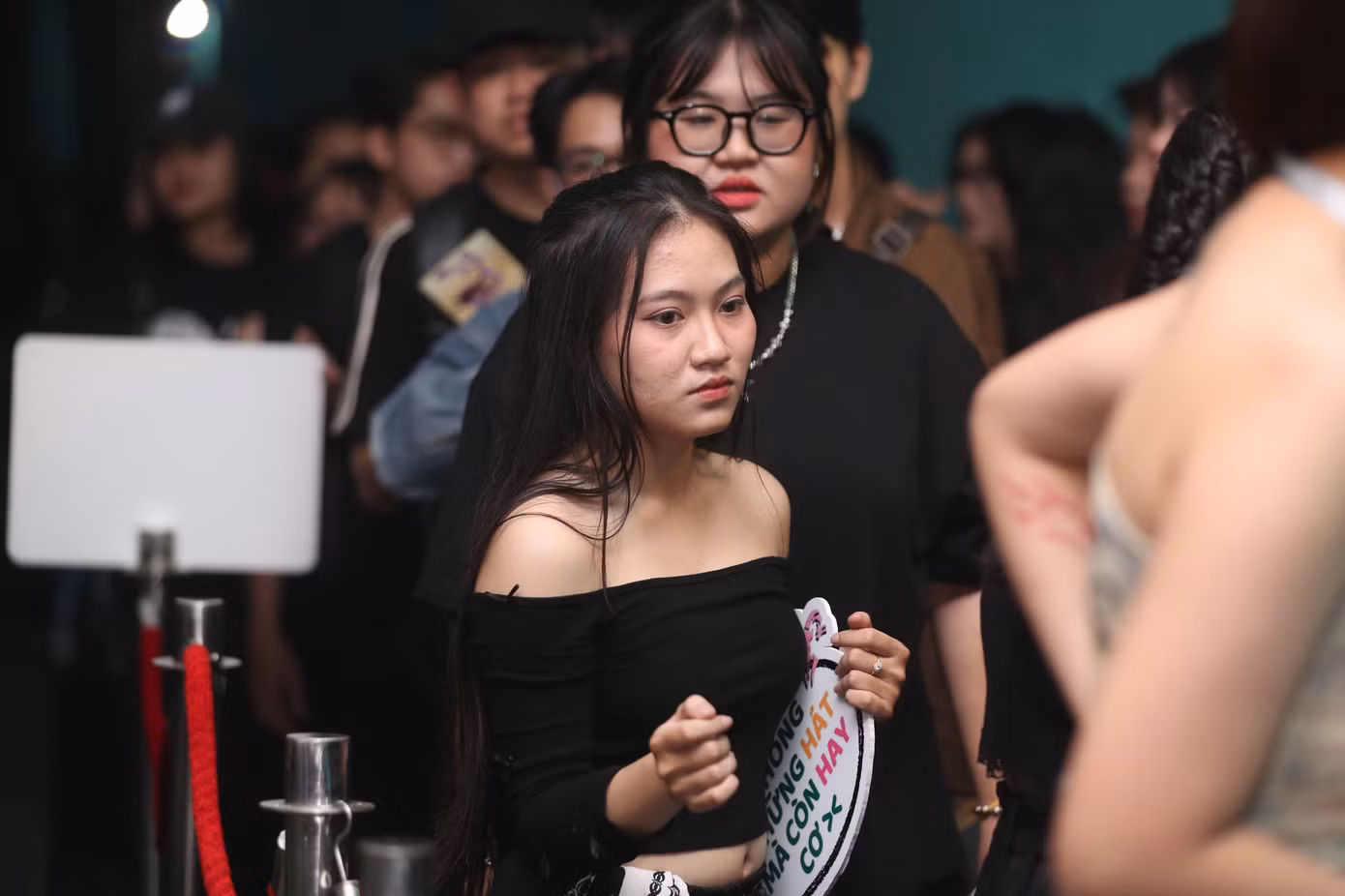 Tiền Phong ghi nhận khán giả "chia đều" sự ủng hộ cho các thí sinh. Linh Anh (24 tuổi, TPHCM) cho rằng Coolkid, GILL, 7dnight là ba nhân tố có thể gây bất ngờ lớn ở đêm chung kết.