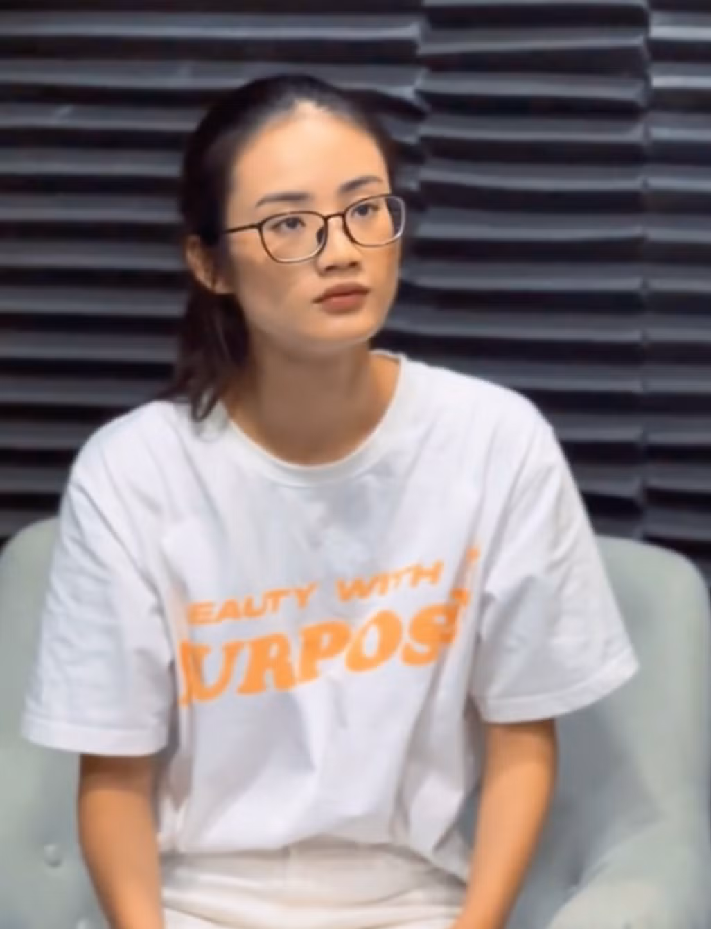Ý Nhi tập trung vào việc học, làm từ thiện, cải thiện kỹ năng giao tiếp trong ba tháng không xuất hiện trước công chúng.