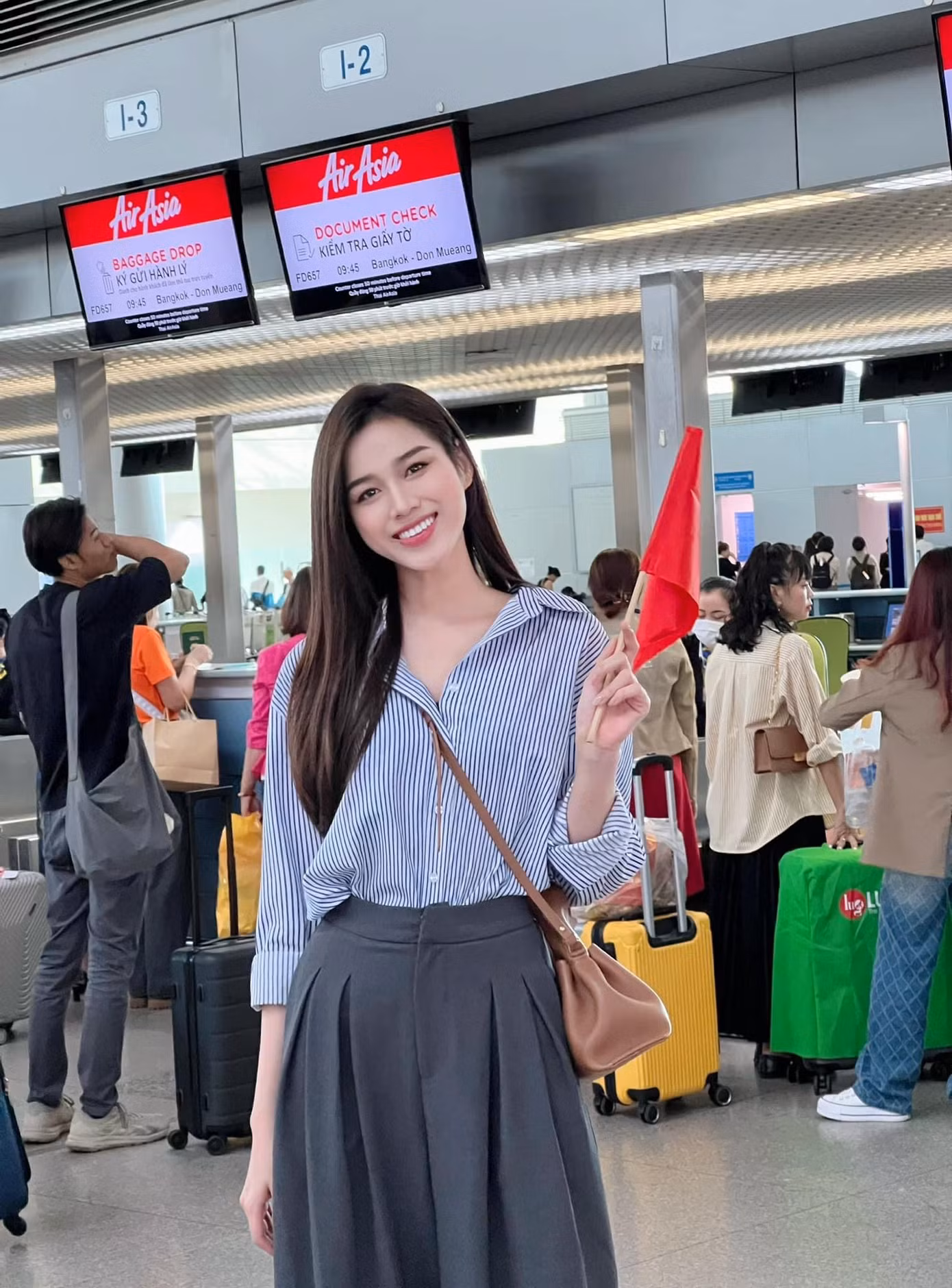 Tại Liên hoan Thanh niên, Đỗ Thị Hà cho biết cô cảm nhận rõ tinh thần và sức sống trẻ khi các hoạt động giao lưu luôn diễn ra nhằm kết nối và trao đổi cùng nhau mà không có bất kỳ áp lực nào. "Tôi cùng các bạn trẻ khác được nói lên tiếng nói, đóng góp những quan điểm của bản thân vào những vấn đề chung của thế giới", Hoa hậu Việt Nam 2020 nói.