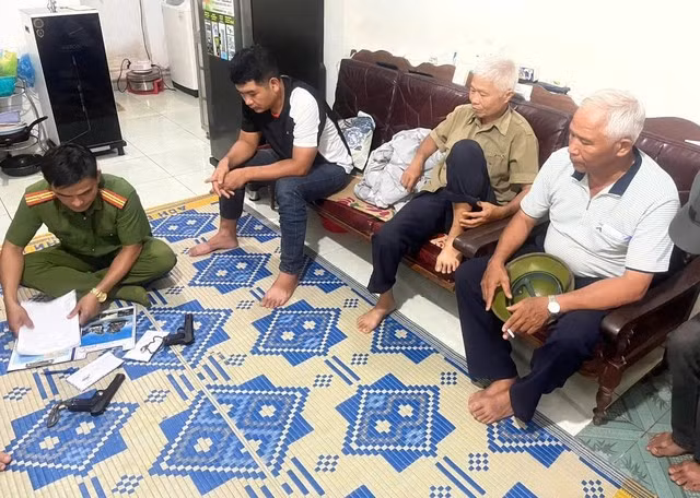 Công an khám xét nhà ông Đặng Thanh Quý.