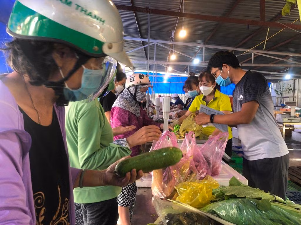 Do không qua khâu trung gian nên thực phẩm có giá rất phải chăng.