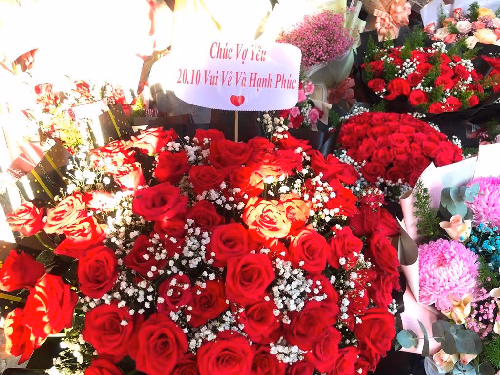 Một giỏ hoa tươi thắm đã "có chủ"...