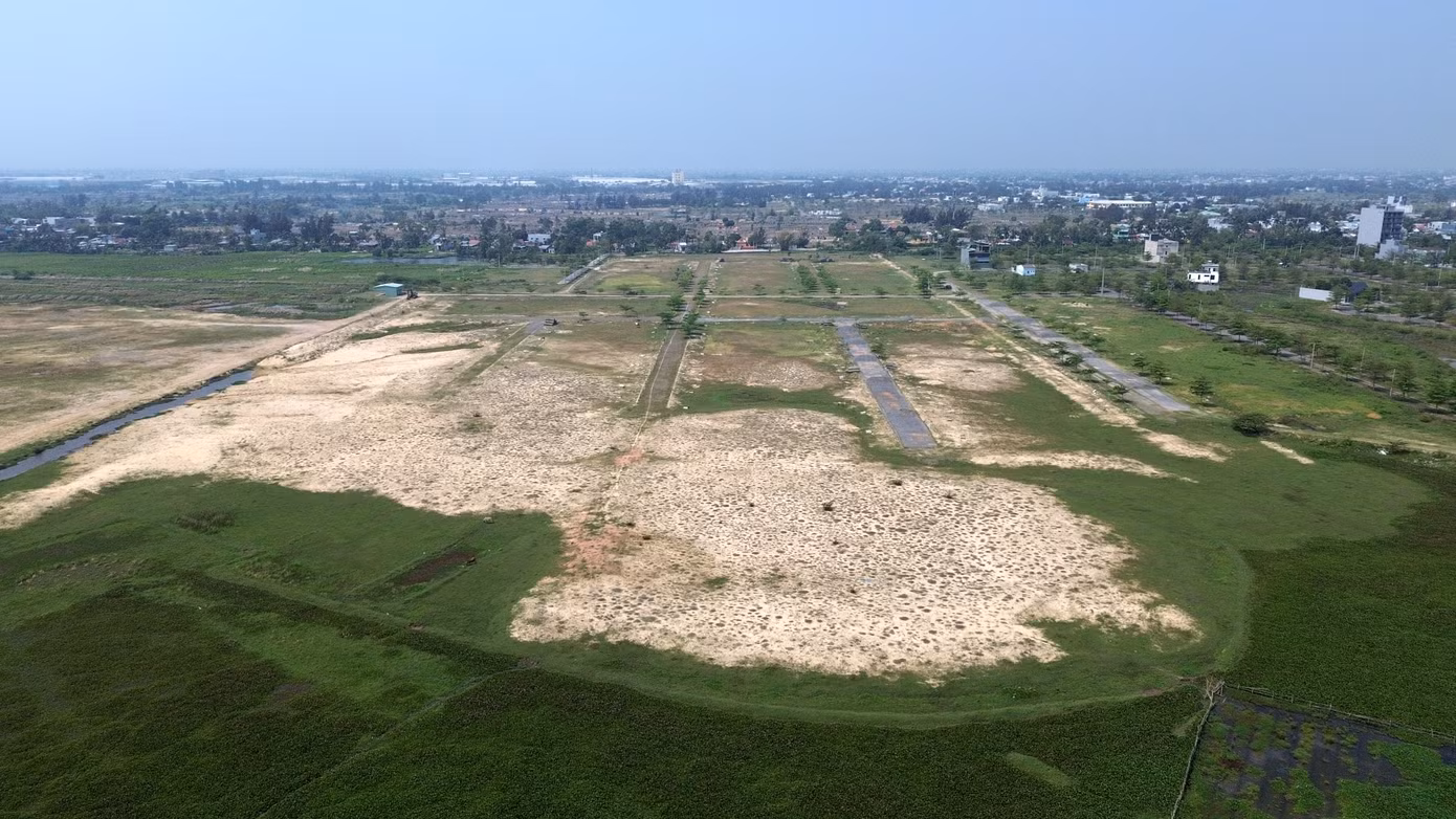 Khu vực dự án của Công ty CP Bách Đạt An ở Khu đô thị mới Điện Nam - Điện Ngọc (thị xã Điện Bàn). Ảnh: Hoài Văn