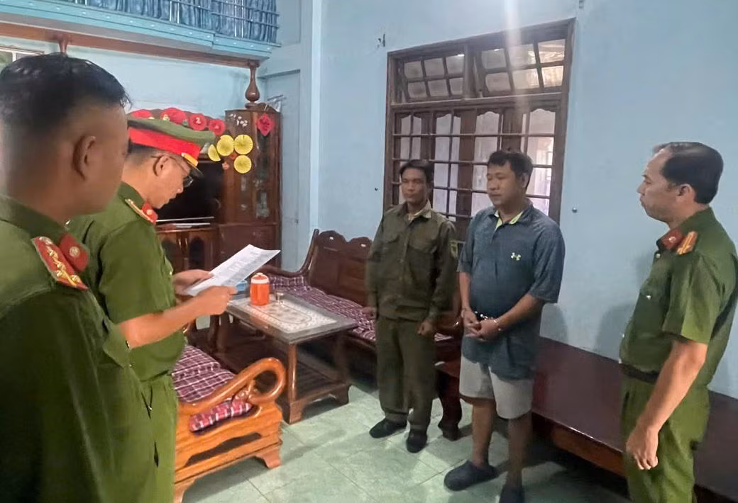 Nguyễn Công Thịnh bị tạm giữ để điều tra hành vi “Cố ý làm hư hỏng tài sản”. Ảnh CA