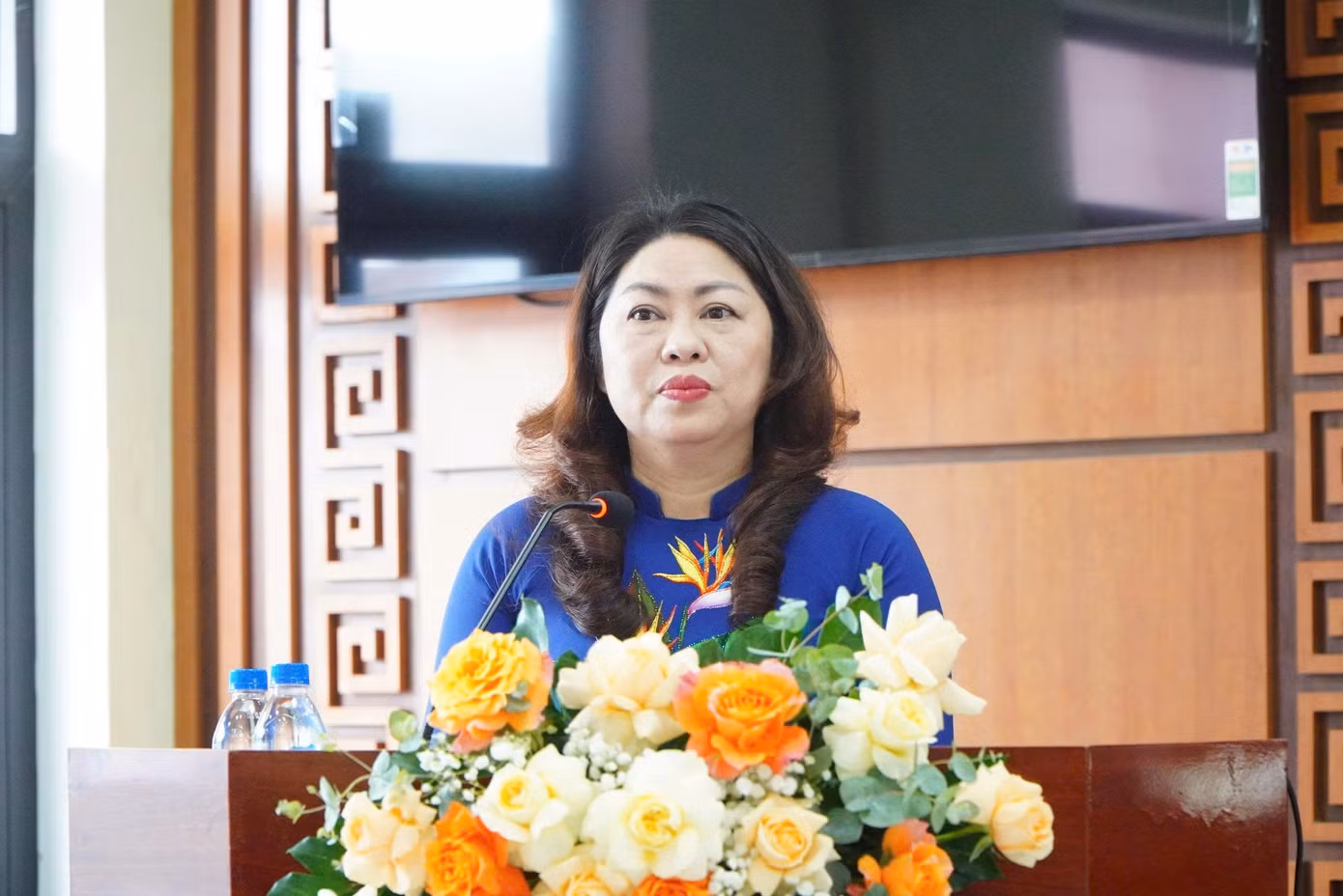 Bà Nguyễn Thị Thu Lan - Bí thư Đảng ủy phường Tam Kỳ phát biểu tại hội nghị.