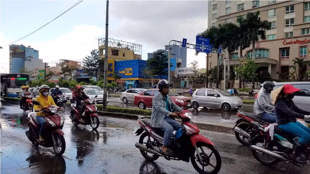 Siêu máy bơm giải cứu rốn ngập ở Sài Gòn sau khi hết mưa 10 phút ảnh 1