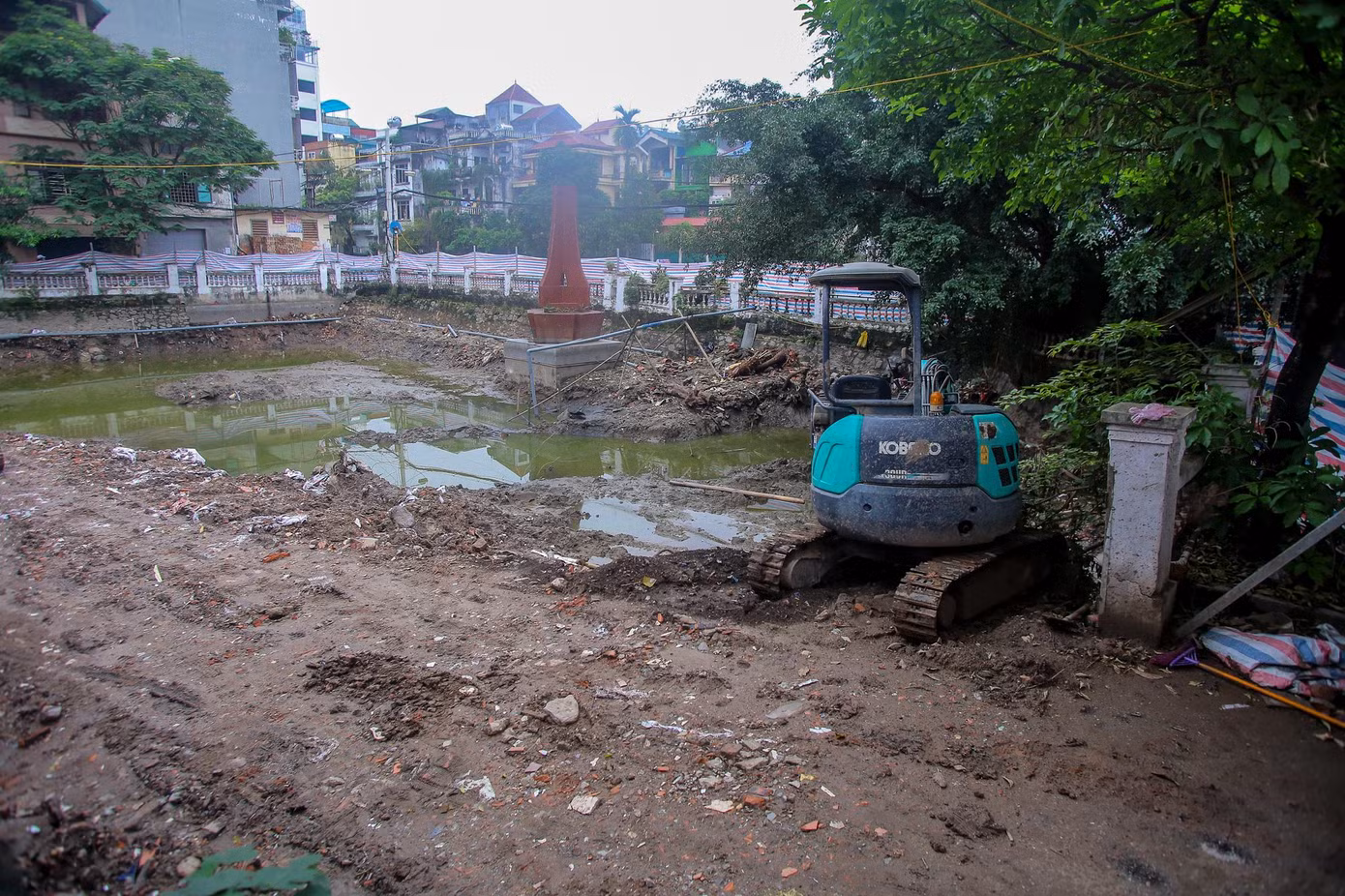 Bộ Văn hóa, Thể thao và Du lịch lưu ý, đơn vị thi công thực hiện thận trọng việc rà phá bom mìn, kết hợp nghiên cứu khảo sát theo phương pháp khảo cổ học để chủ động đề xuất giải pháp xử lý trong trường hợp phát hiện các mảnh vỡ khác của máy bay trong khu vực lòng hồ.