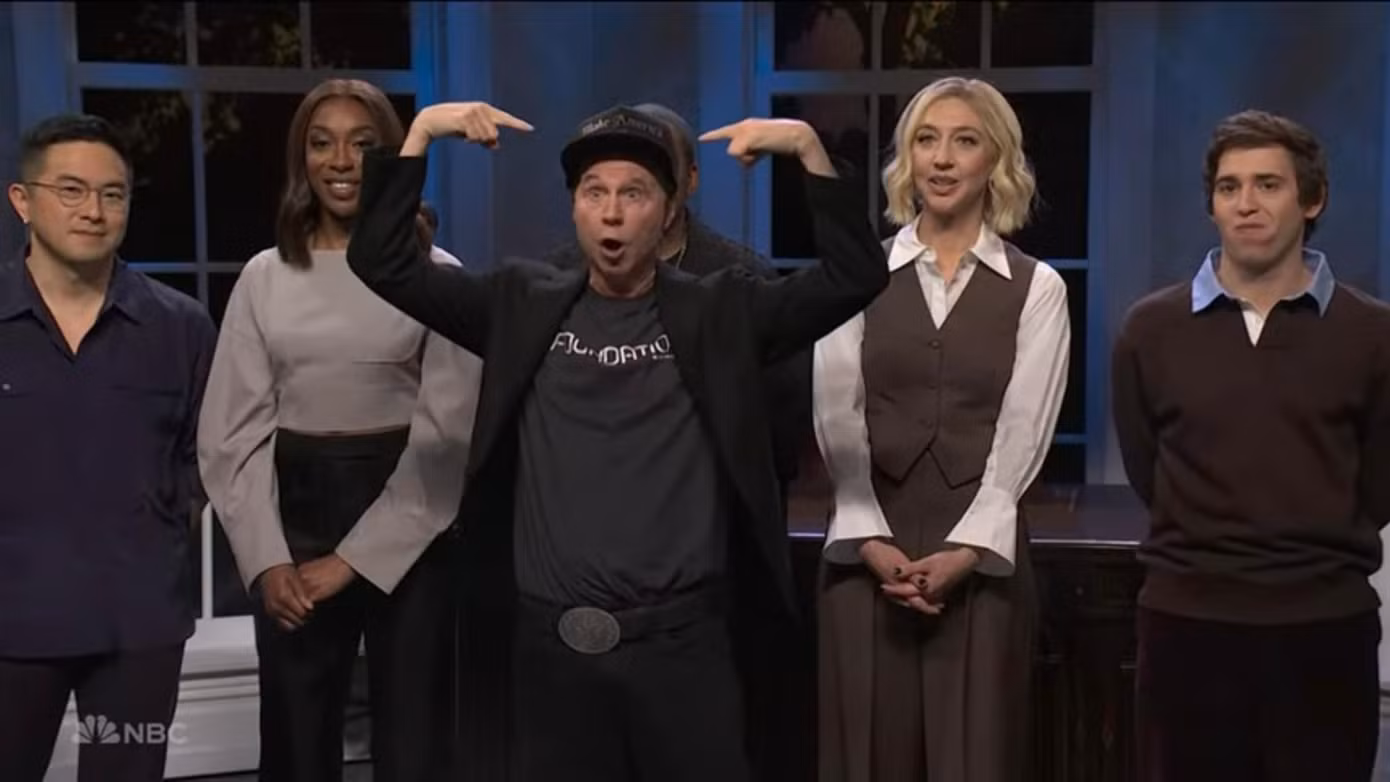 Dana Carvey đóng vai Elon Musk, diễn nét tự mãn khi sắp đóng vai trò quan trọng trong Nhà Trắng. Ảnh: NBC.