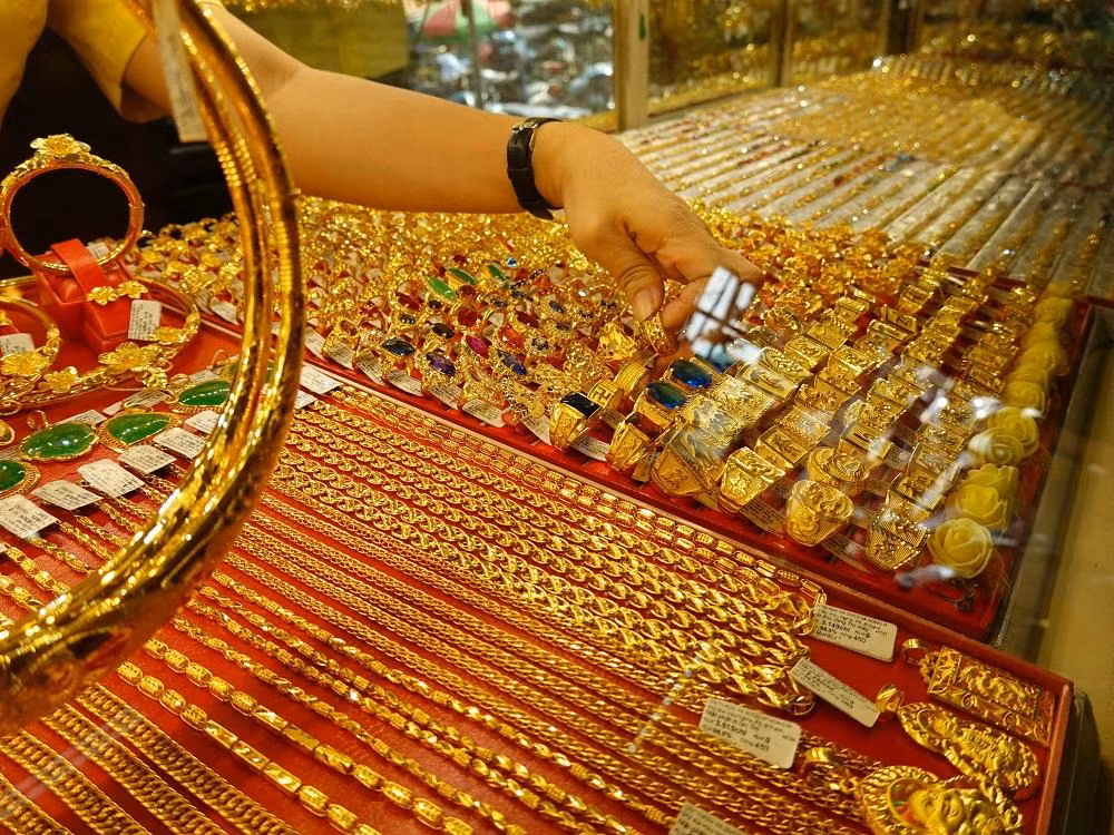 Giá vàng bất ngờ tăng 350.000 đồng/lượng. Ảnh minh hoạ