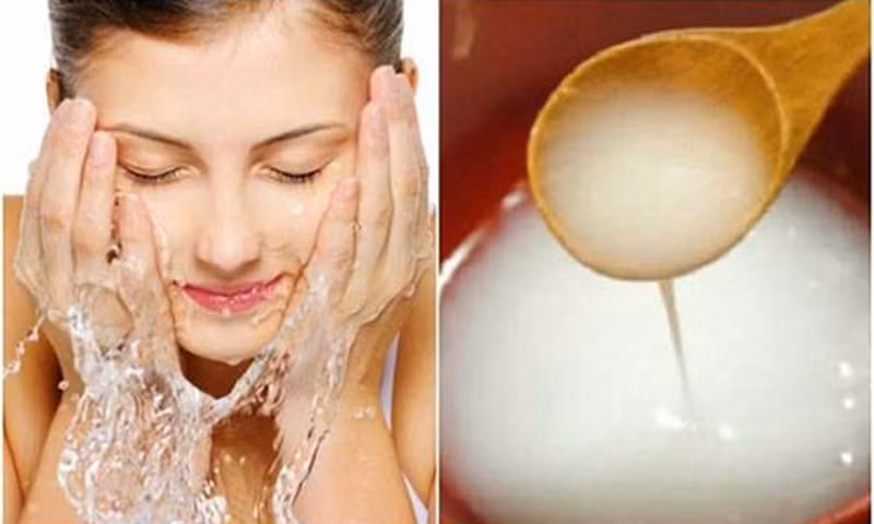 Trong chăm sóc da, nó thường có chức năng như một loại toner hoặc giúp làm dịu da.