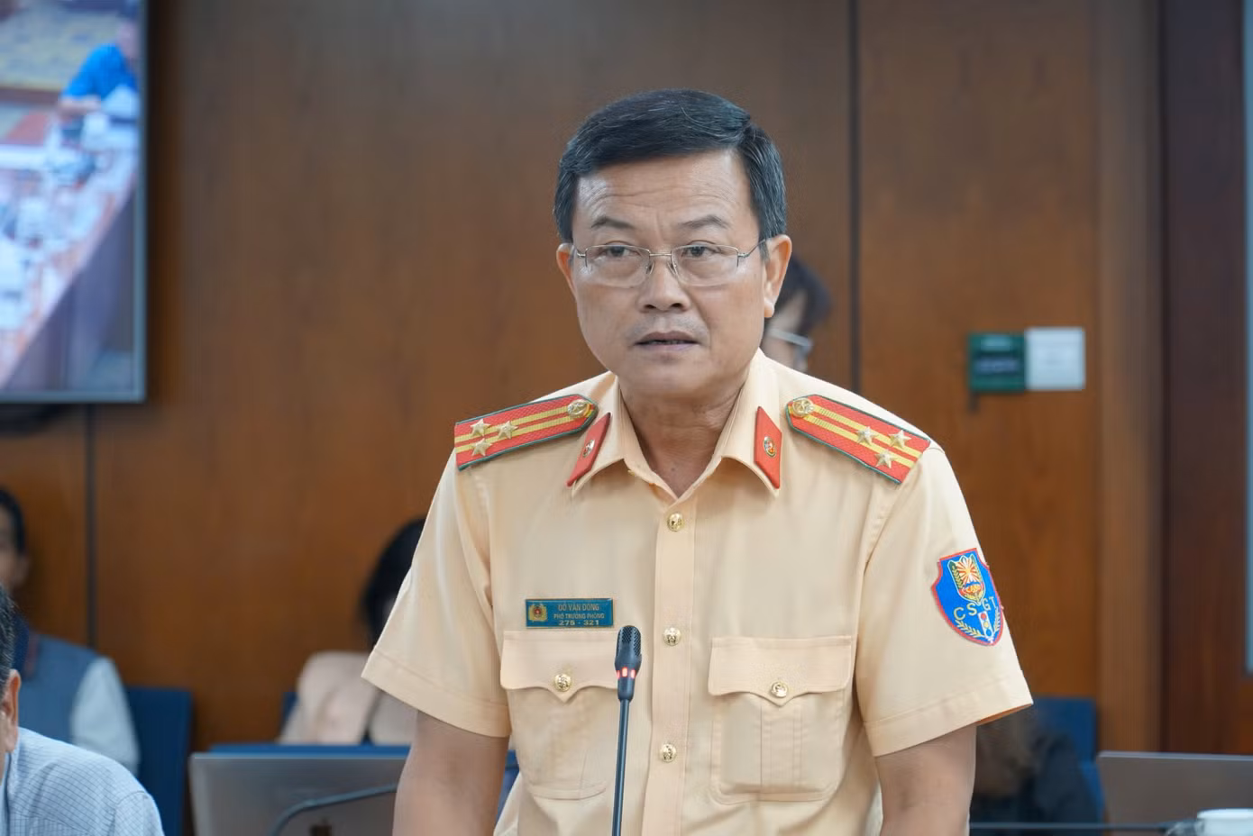 Thượng tá Đỗ Văn Đồng, Phó trưởng Phòng Cảnh sát giao thông Công an TPHCM (PC08) thông tin tại buổi họp báo. Ảnh: B.P