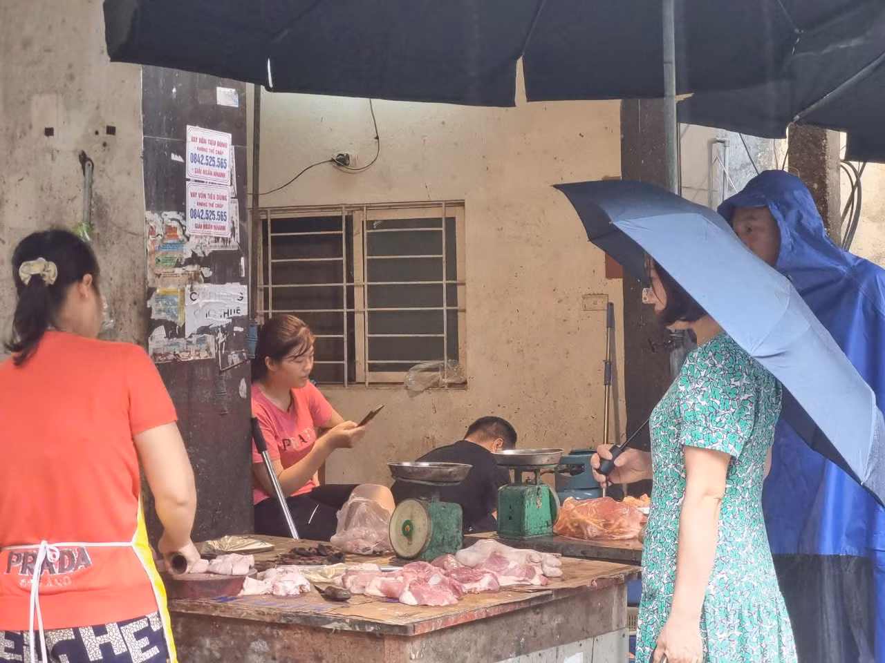 Giá thịt lợn chỉ tăng nhẹ so với ngày thường.