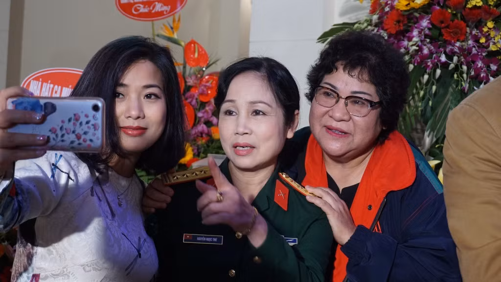Dàn nghệ sỹ hội ngộ dịp 40 năm Nhà hát Tuổi trẻ ảnh 3