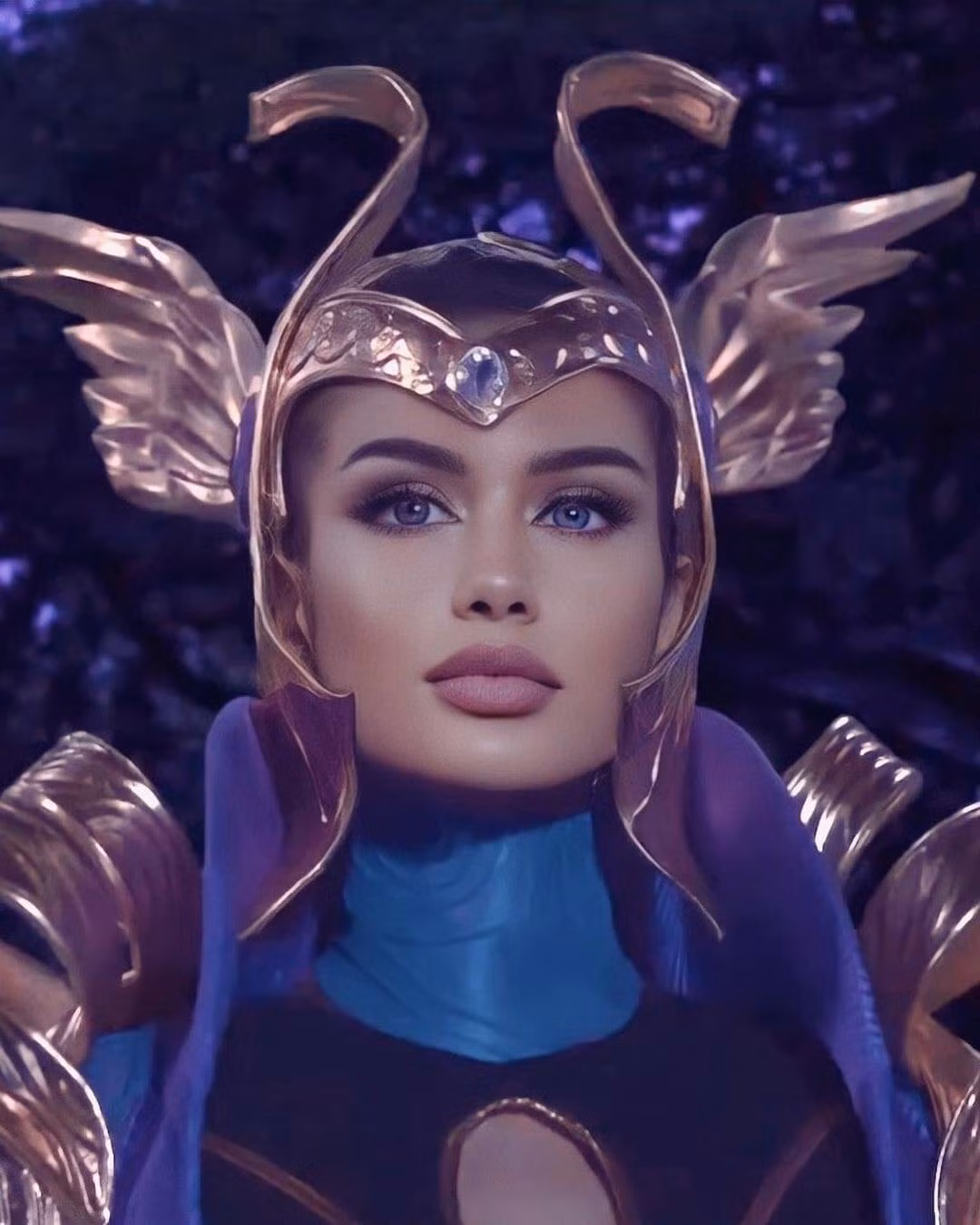 Tạo hình vai diễn Queen of Marte của Celeste Cortesi trong series Darna.