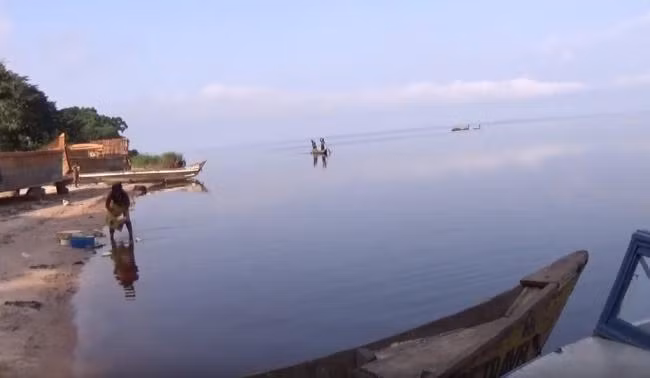 Chìm thuyền ở Congo, hơn 200 người mất tích ảnh 1