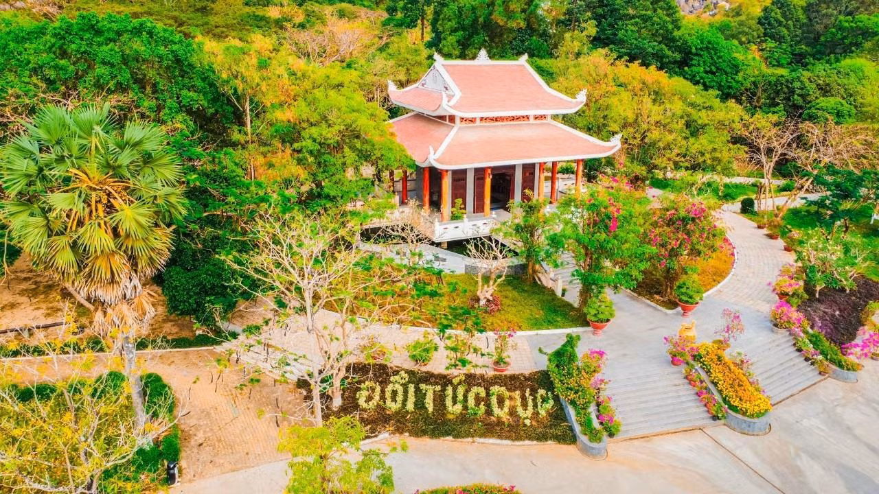 Tức Dụp vào xuân