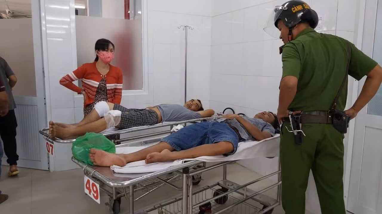 Công an nổ súng phá tụ điểm đá gà, 3 người trúng đạn ảnh 1