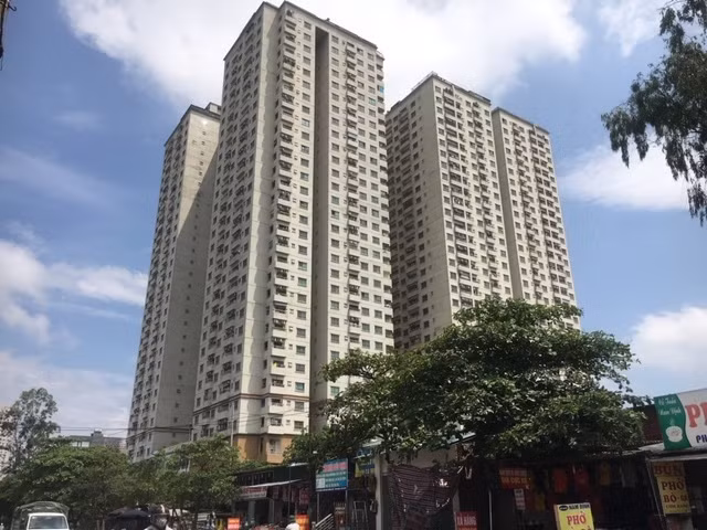 Dừng thu hồi ‘sổ đỏ’ ở các chung cư sai phạm Hà Nội ảnh 1