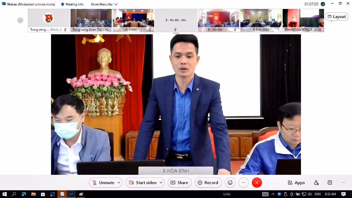 Đại diện các tỉnh, thành đoàn trong Cụm miền núi Tây Bắc bộ trao đổi tại hội nghị