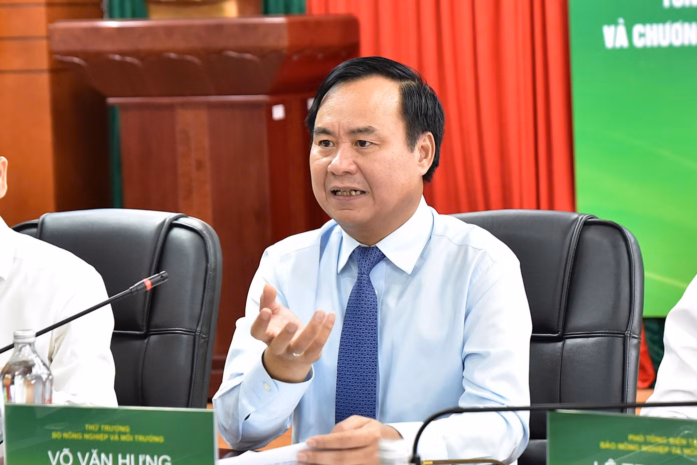 Thứ trưởng Võ Văn Hưng chia sẻ kết quả của Chương trình MTQG xây dựng nông thôn mới và giảm nghèo bền vững giai đoạn 2021-2025.