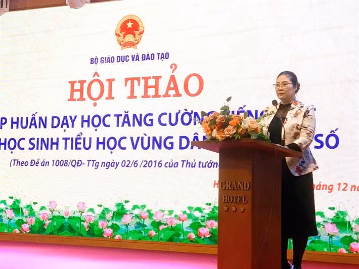 Bà Trịnh Hoài Thu, Phó Vụ trưởng Vụ Giáo dục Tiểu học (Bộ GD&amp;ĐT) phát biểu tại hội thảo.
