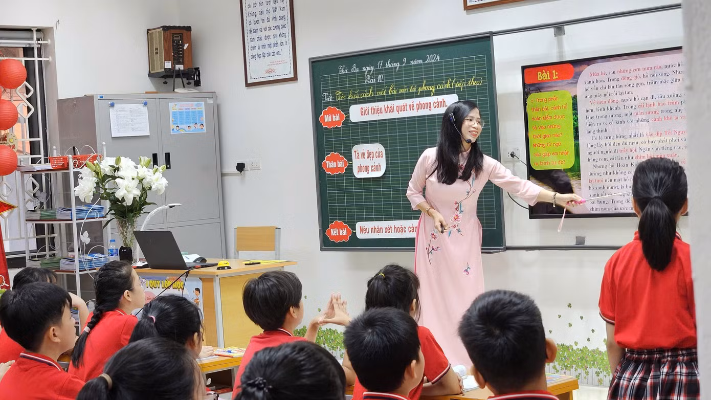 Bộ GD&amp;ĐT đưa ra nhiều quy định mới trong chi trả chế độ trả lương dạy thêm giờ đối với giáo viên trong các cơ sở giáo dục công lập.