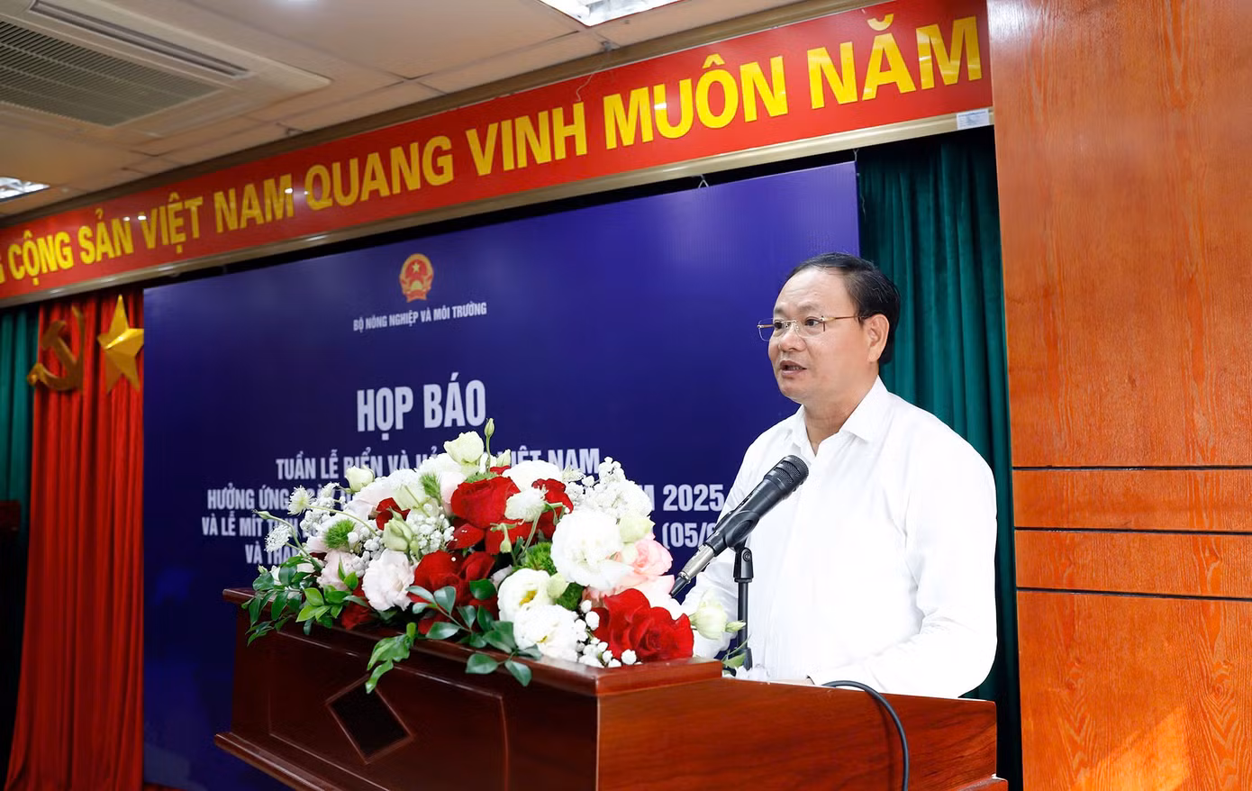 Thứ trưởng Bộ Nông nghiệp và Môi trường Lê Minh Ngân chia sẻ tại Họp báo Tuần lễ Biển và Hải đảo Việt Nam chiều 28/5.