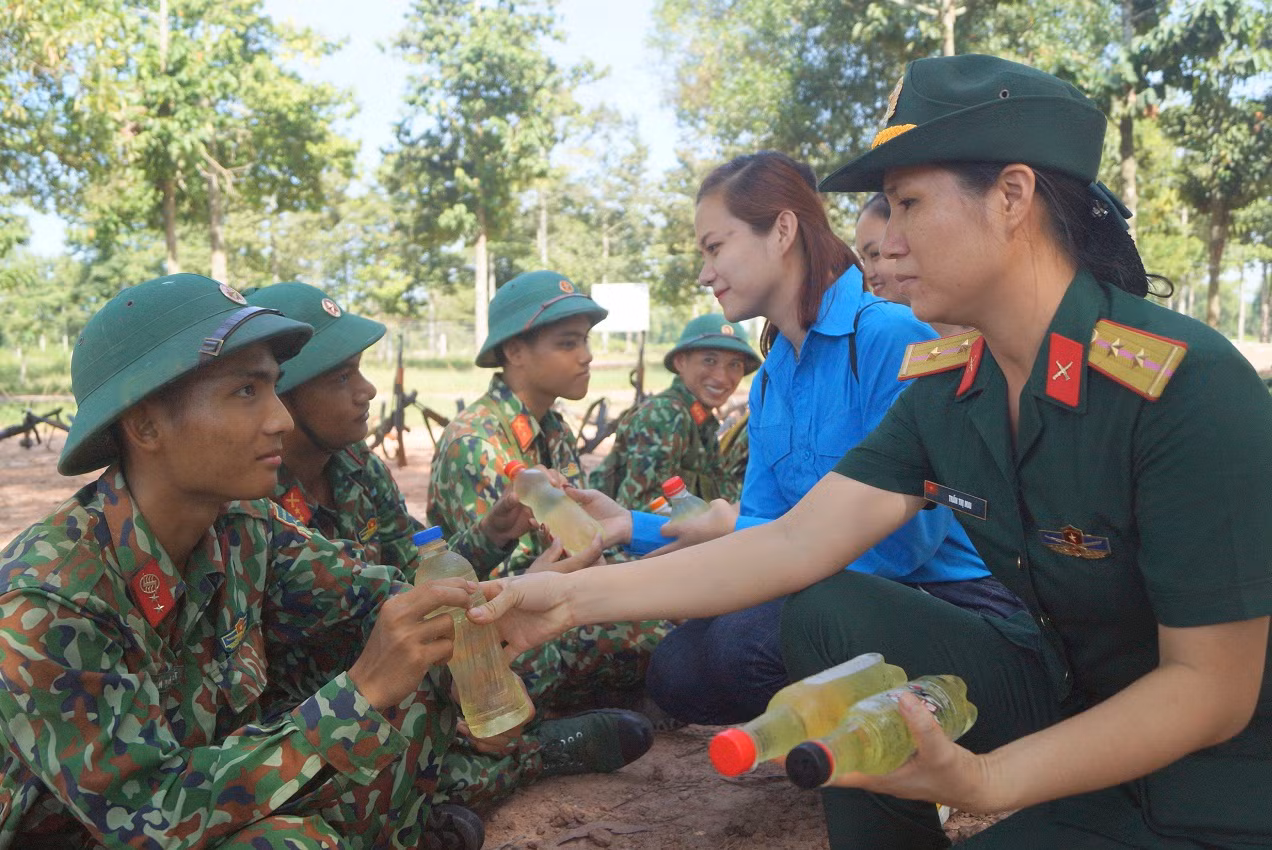 ‘Tiếp sức mùa huấn luyện’ ở Sư đoàn 5 ảnh 2