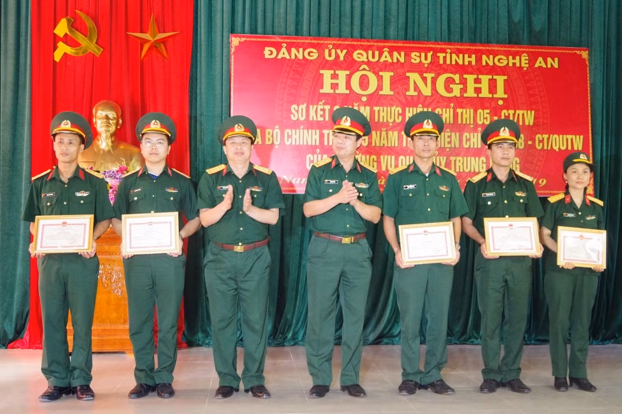 Vinh danh điển hình học tập và làm theo Bác ảnh 4