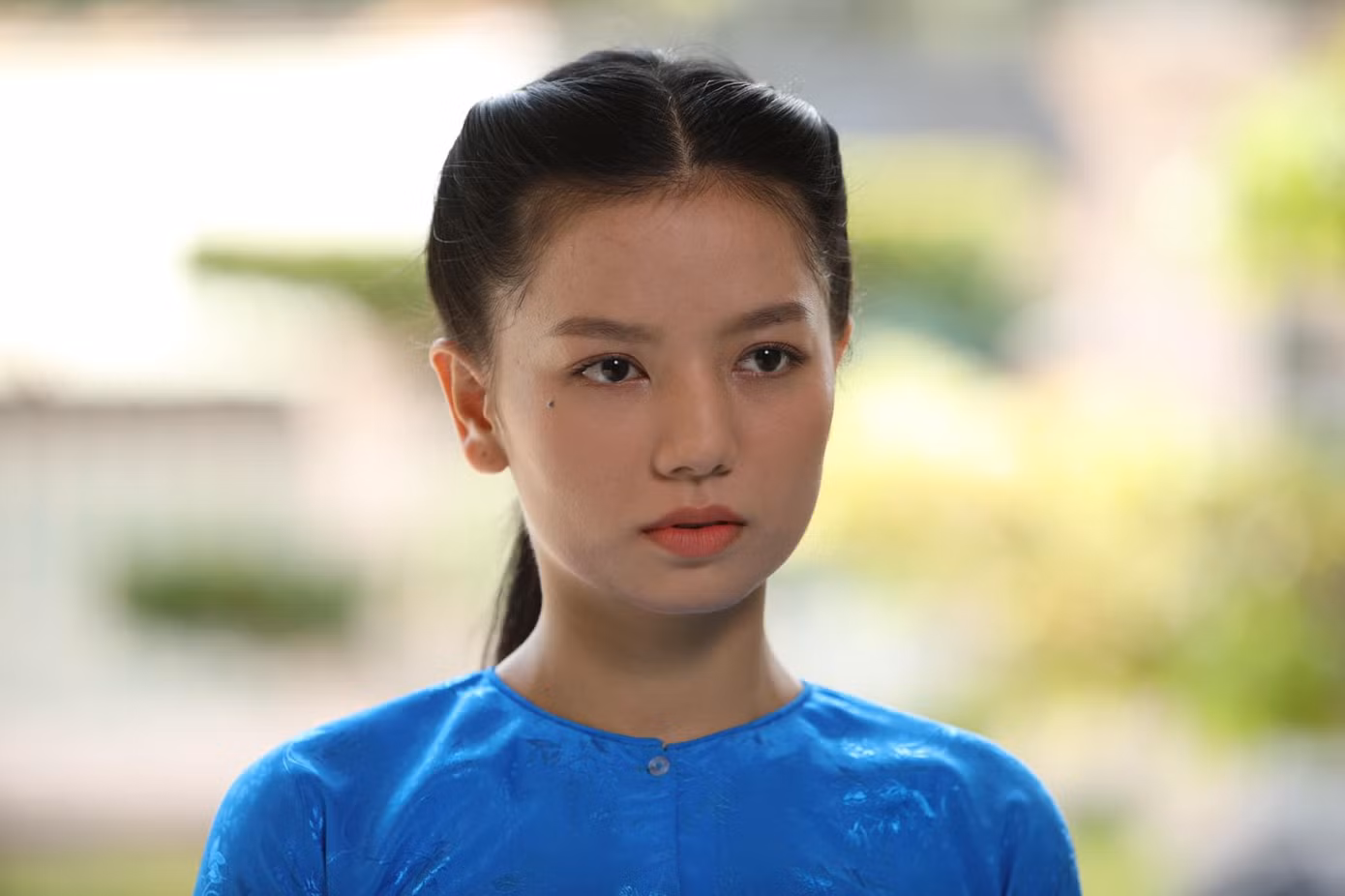 Hạ Anh trong phim Lưới trời