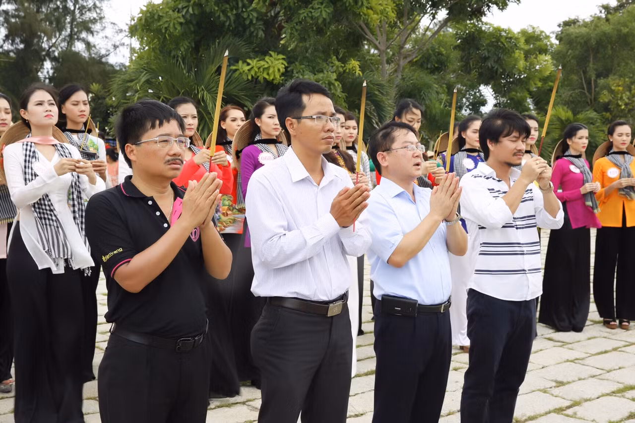 Hơn 1.000 nén tâm nhang tưởng nhớ liệt sĩ Cần Giờ ảnh 3