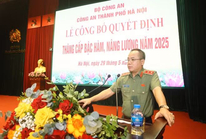Trung tướng Nguyễn Thanh Tùng, Giám đốc Công an TP Hà Nội chủ trì buổi lễ. Ảnh: Lam Thanh/ANTĐ.