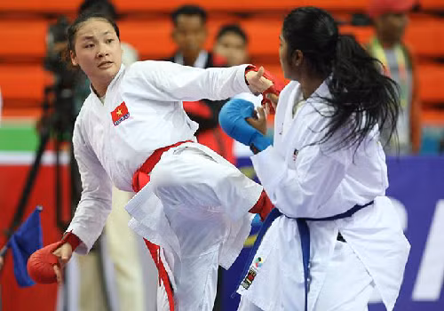 Lăng Thị Hoa giúp đội tuyển Karatedo có tấm HC Vàng thứ hai hôm nay
