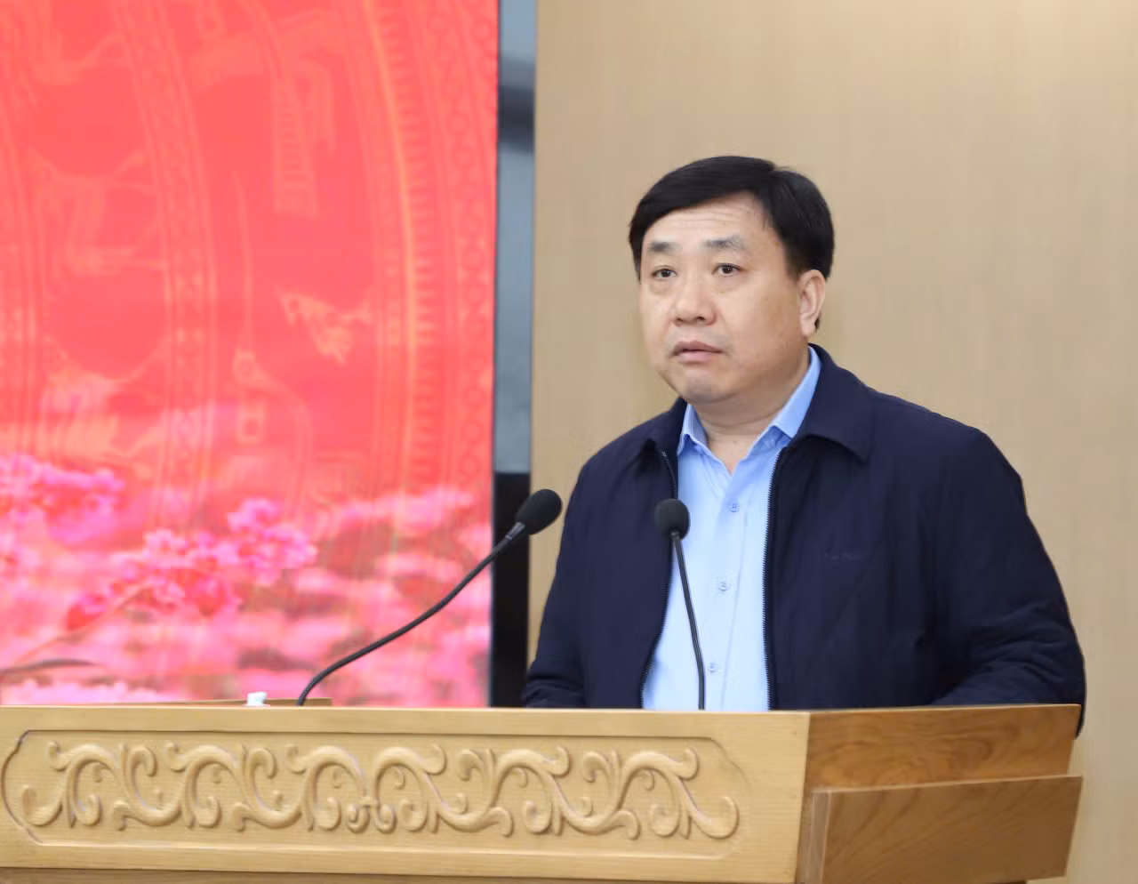 Quyền Bí thư Tỉnh ủy Nguyễn Mạnh Dũng phát biểu tại hội nghị.