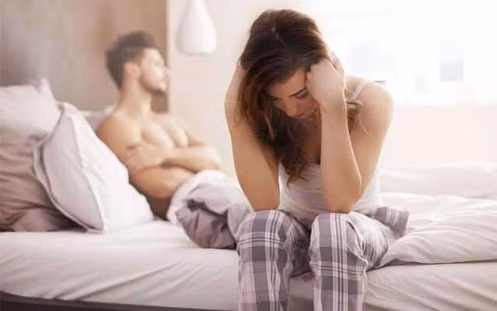 Nam giới nên chia sẻ thẳng thắn với bác sĩ và bạn đời để được hỗ trợ tốt nhất. Sức khỏe sinh lý là “gốc rễ” của hạnh phúc gia đình, đừng để tâm lý e ngại cản trở việc điều trị! Ảnh minh họa: Internet