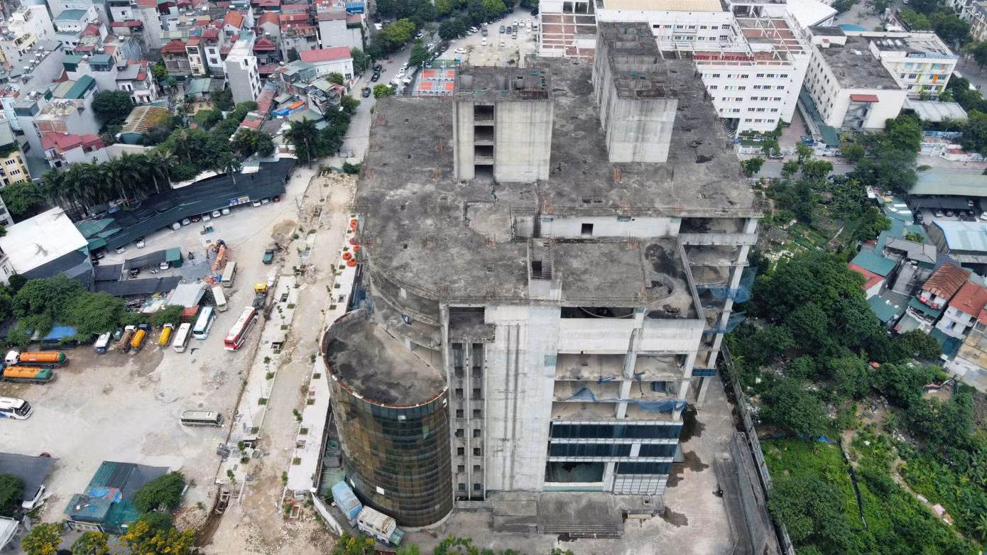 Theo thiết kế ban đầu, Habico Tower có hai tòa tháp với chiều cao 180m, 4 tầng hầm và 36 tầng nổi. Dự án có chức năng là tòa nhà thương mại, dịch vụ, khách sạn, văn phòng và nhà ở cao cấp cho thuê.