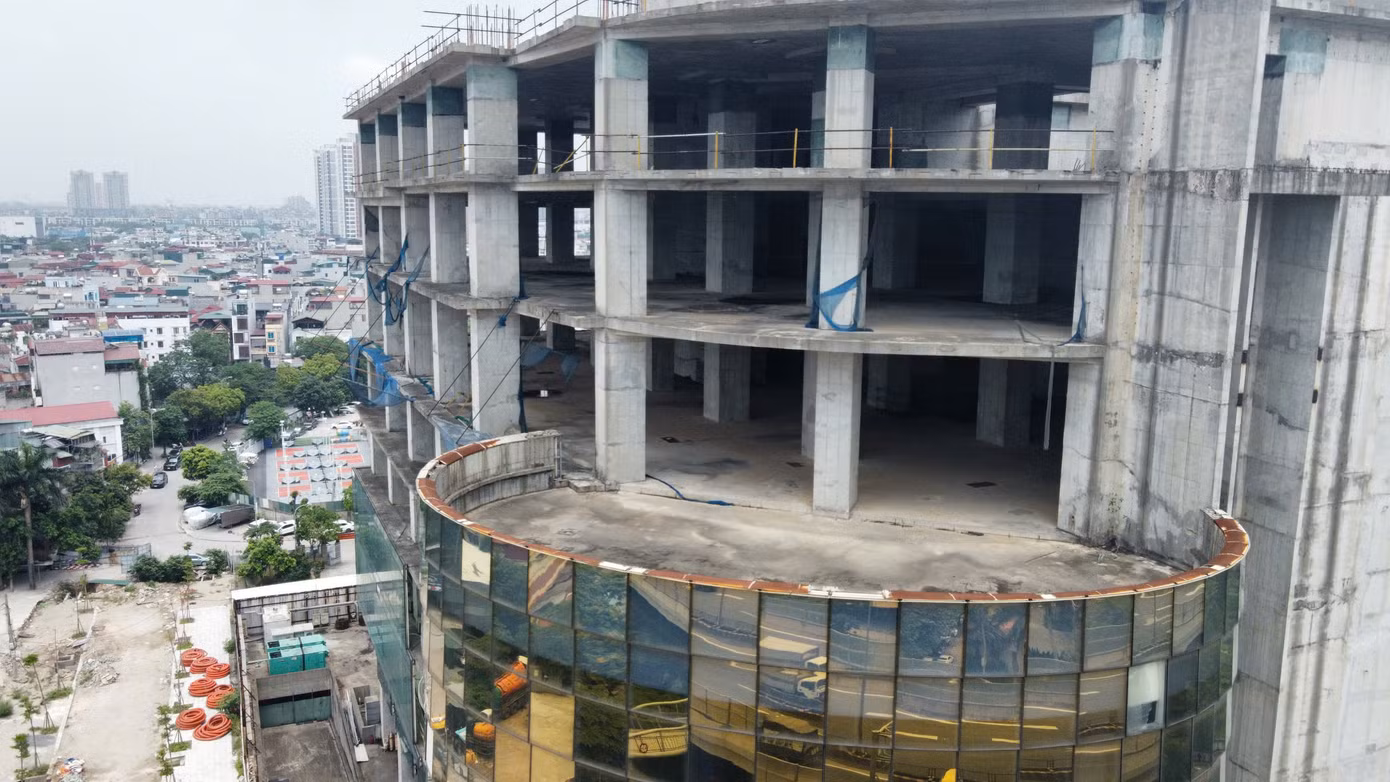 Nhiều hạng mục của dự án xuống cấp, gây mất mỹ quan đô thị.